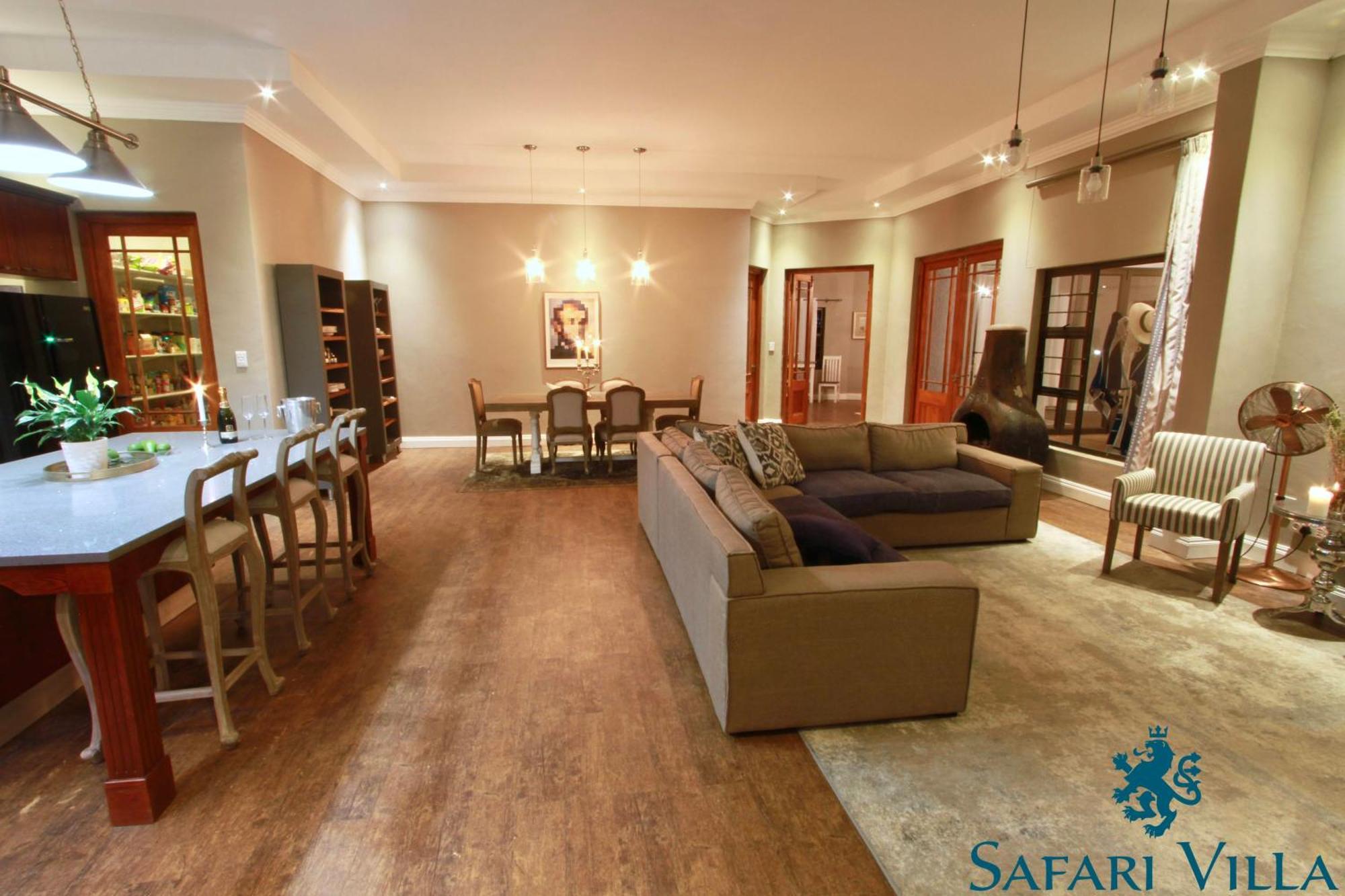 Safari Villa Boutique Hotel วินด์ฮุก ภายนอก รูปภาพ